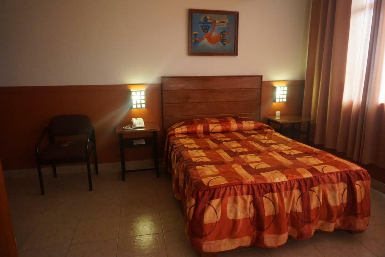 Hotel Santa Maria Lima Buitenkant foto